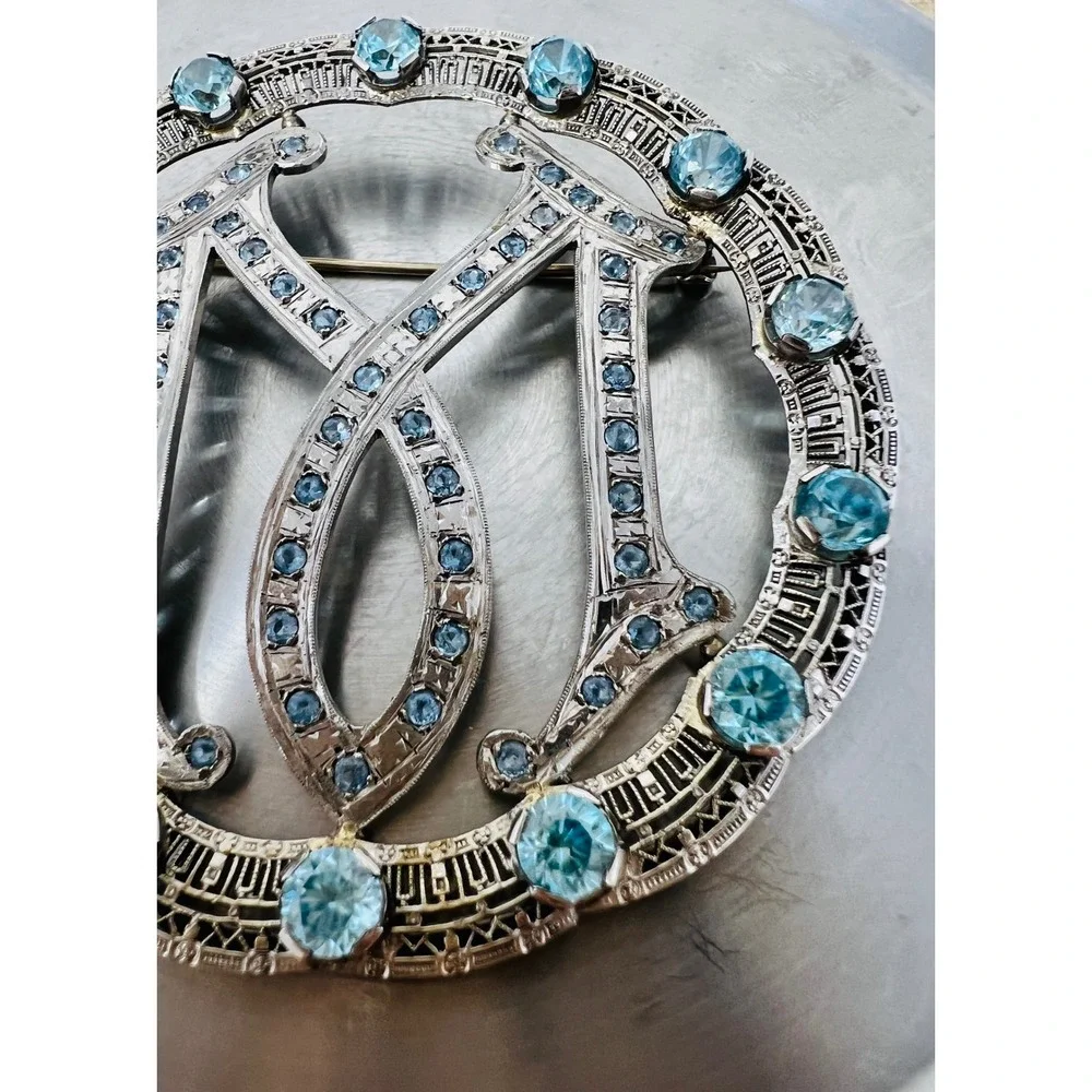 Art Deco 14k White Gold Frame Blue Stone Filigree Design Monogram "M" Brooch - Picture 9 of 13